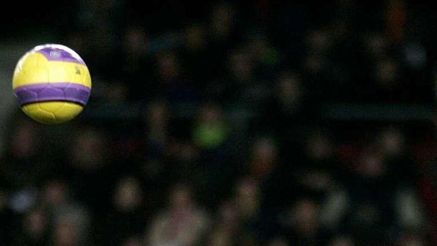 Gustavo Munúa, durante un partido con el Dépor en el Camp Nou.