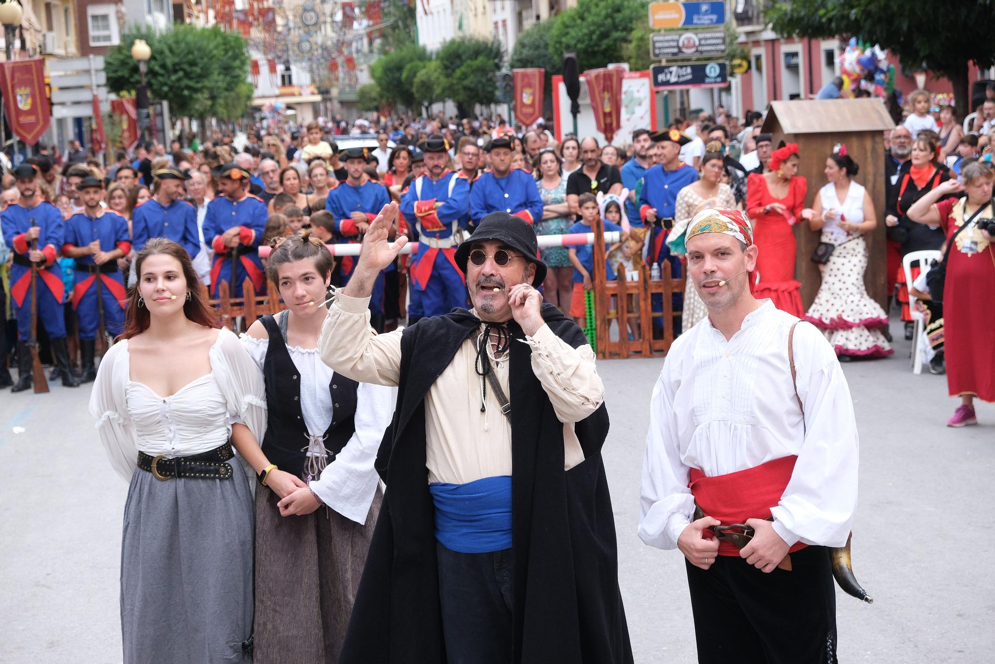 Así ha sido el tradicional Contrabando de la comparsa de Andaluces en los Moros y Cristianos de Villena