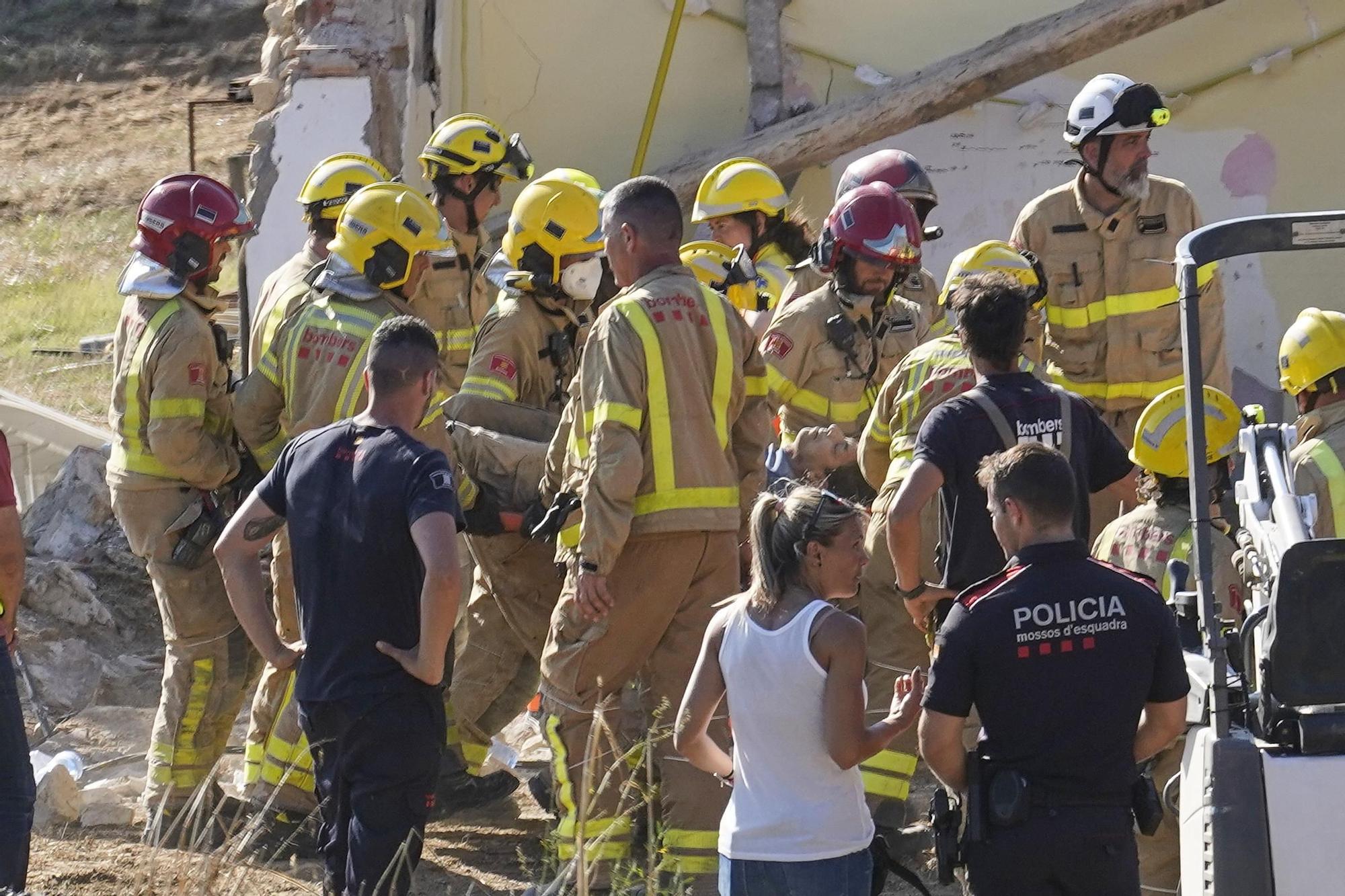 The moment of the worker's rescue in Caldes de Malavella