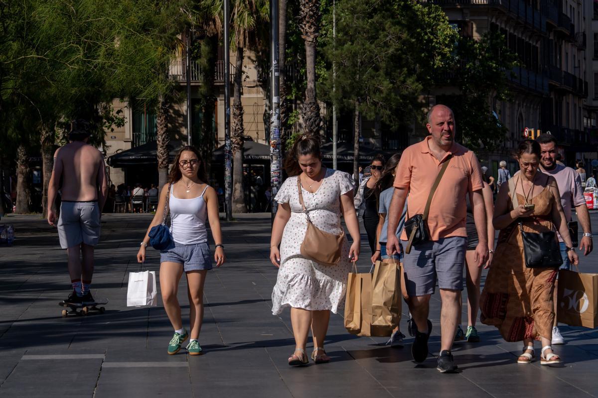 ¿Quanta calor farà aquest estiu? Els pronòstics apunten que ens endinsem en una altra estació de rècord ¿Quanta calor farà aquest estiu? Els pronòstics apunten que ens endinsem en una altra estació de rècord
