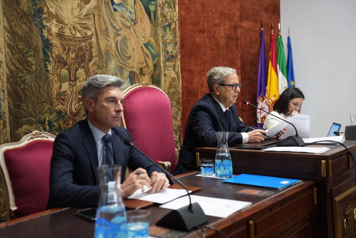 Andrés Lorite y Salvador Fuentes, en el Pleno de este miércoles.