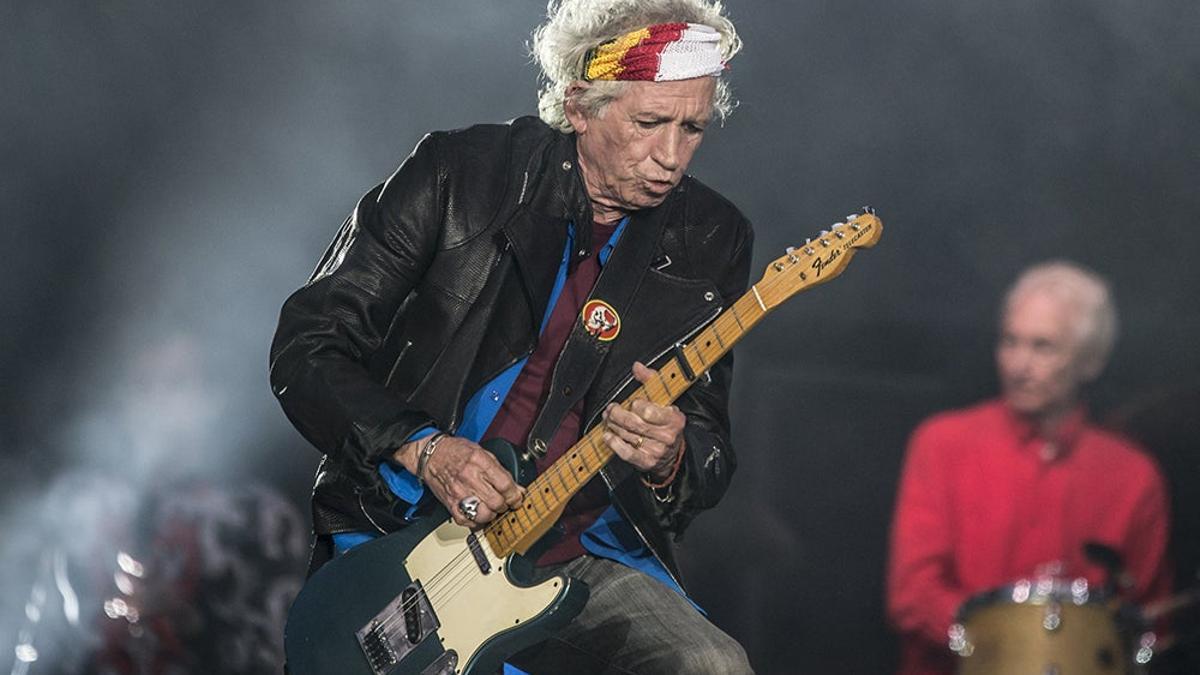 Keith Richards tocando