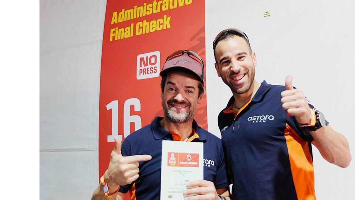 Carlos Checa y su copiloto han superado las verificaciones