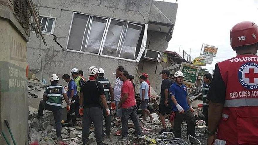 Al menos cuatro muertos por un terremoto en el sur de Filipinas