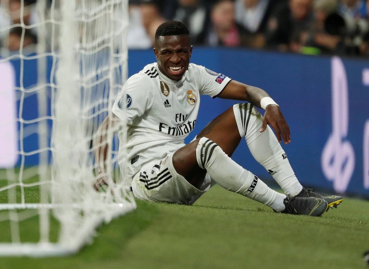 Soccer Football - Champions League - Round of 16 Second Leg - Real Madrid v Ajax Amsterdam - Santiago Bernabeu, Madrid, Spain - March 5, 2019  Real Madrid’s Vinicius Junior reacts after sustaining an injury  REUTERS/Susana Vera