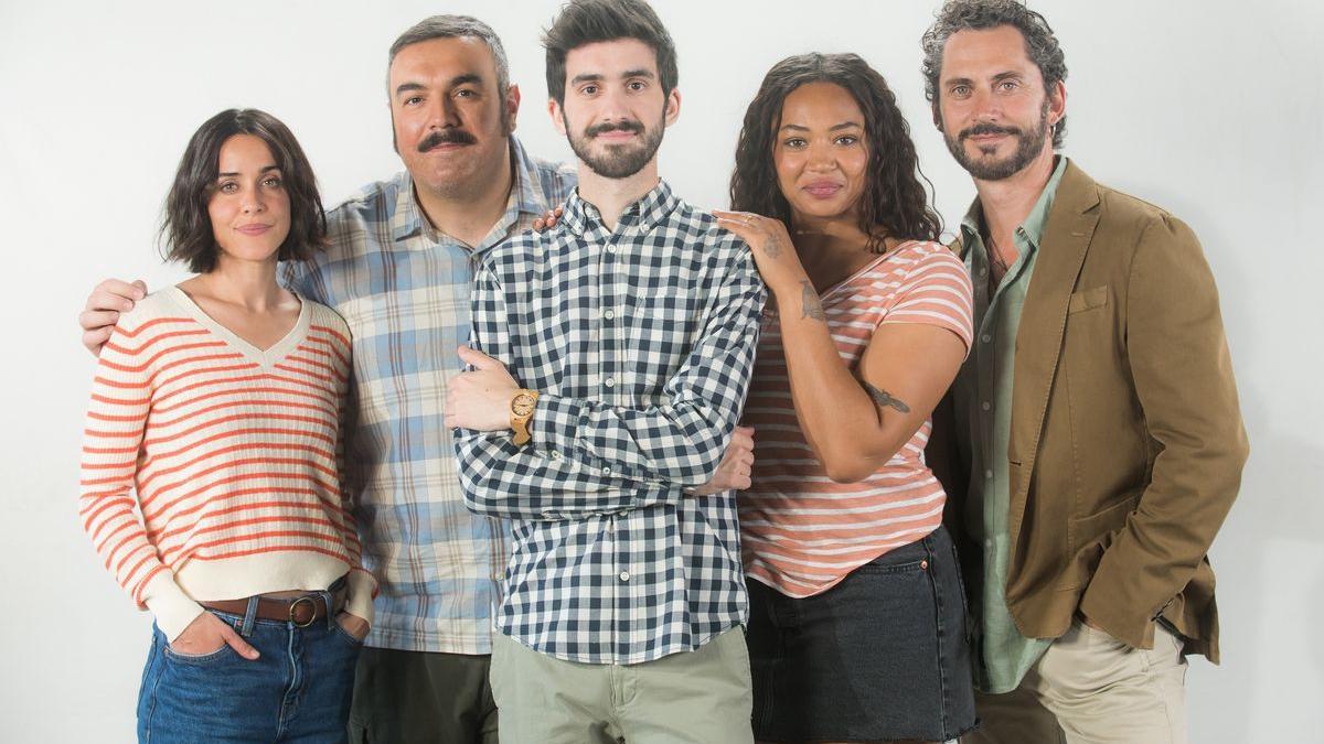 El elenco de protagonistas de ‘Un hípster en la España vacía’.