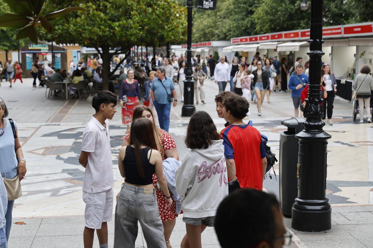El ambiente de la Feria del Libro de Gijón, en imágenes El ambiente de la Feria del Libro de Gijón, en imágenes