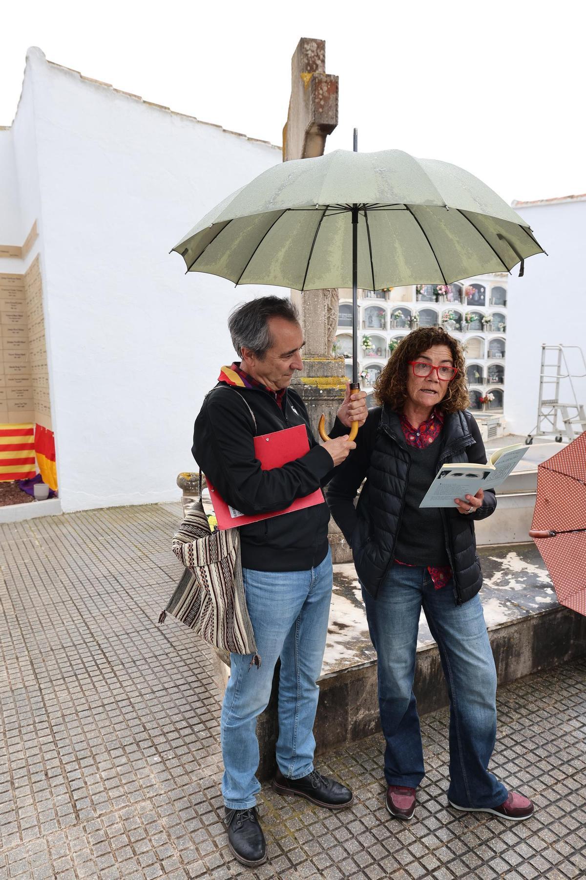 Las imágenes del acto realizado en Ibiza en memoria de las víctimas de la Guerra Civil y la dictadura
