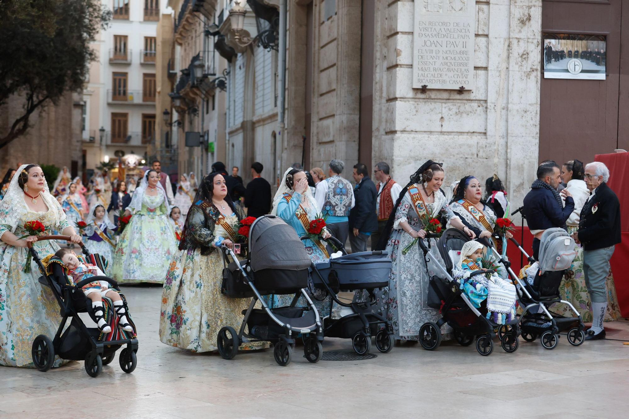 Búscate en el primer día de la Ofrenda en la calle San Vicente entre las 18:00 y las 19:00