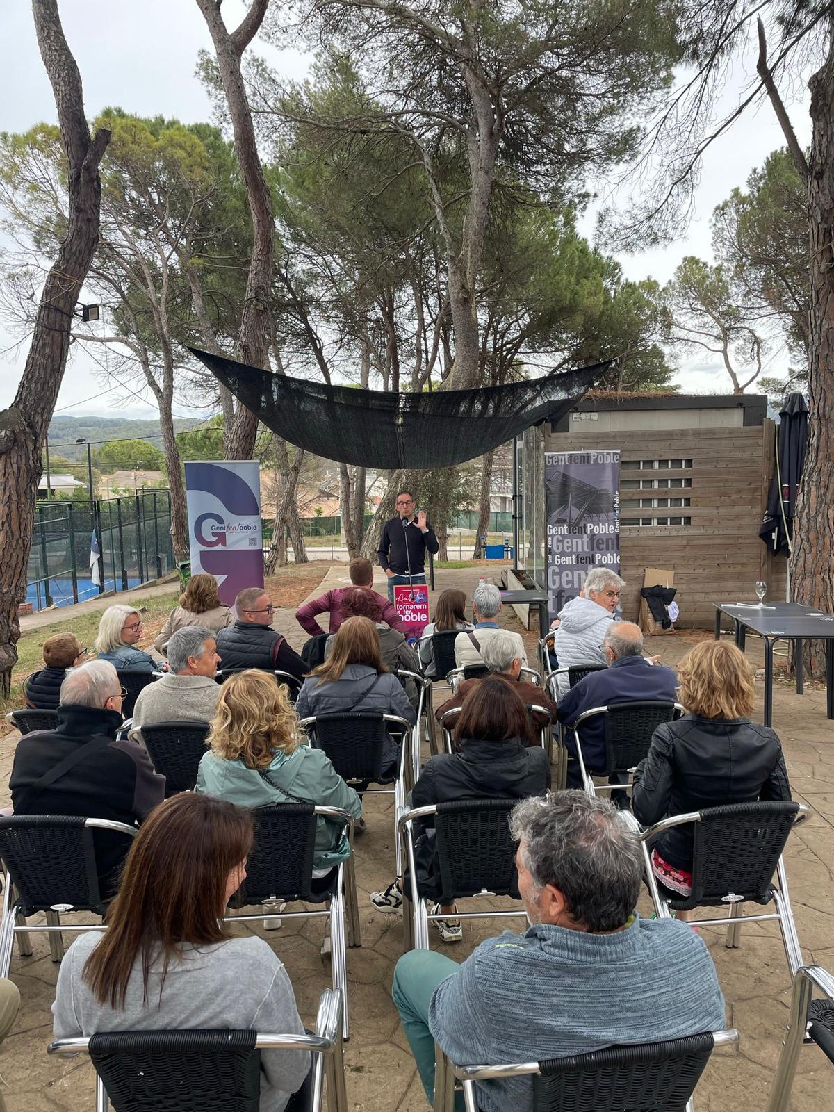 Un moment de l'acte de Gent fent Poble a Les Brucardes