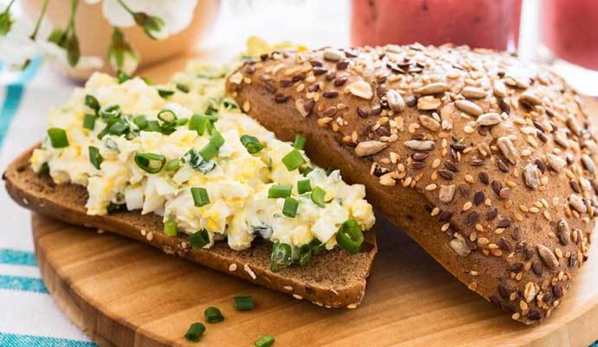 Así se prepara el famoso sándwich de huevo que triunfa en las redes sociales