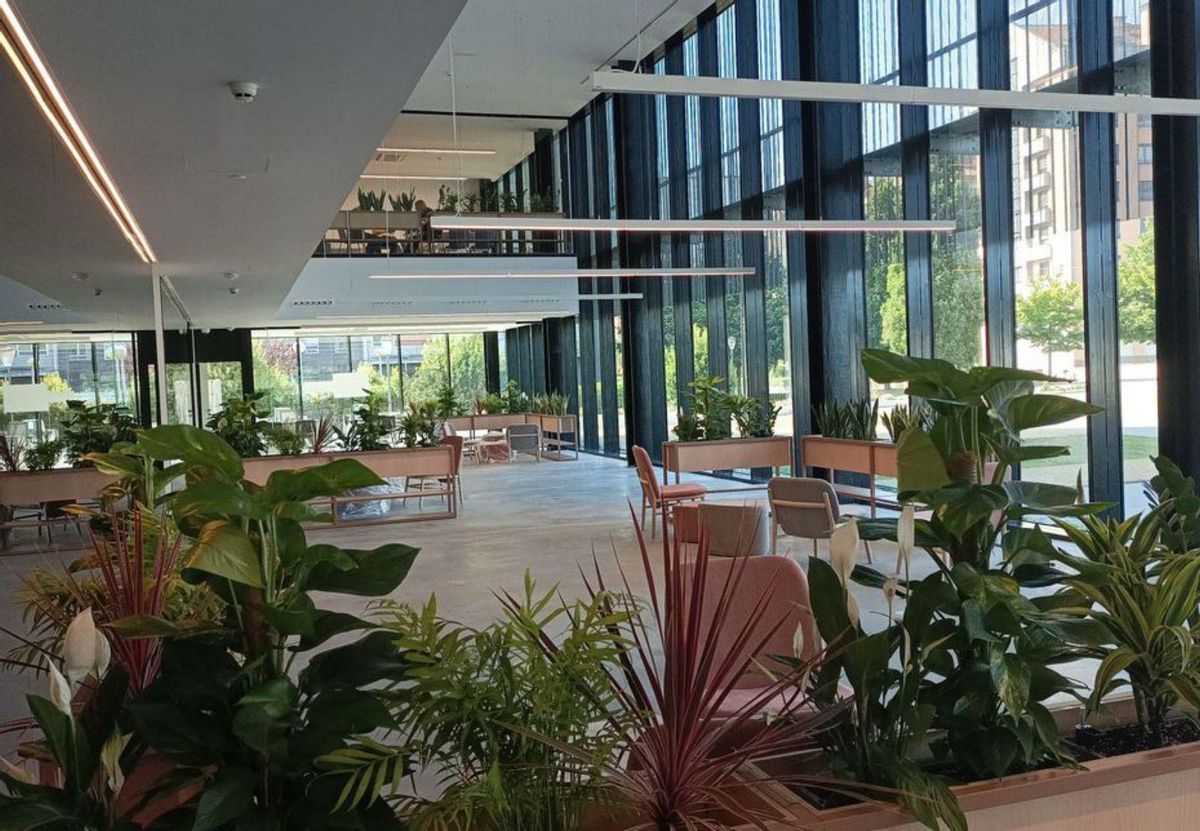 Interior de la comisaría, ya amueblada.