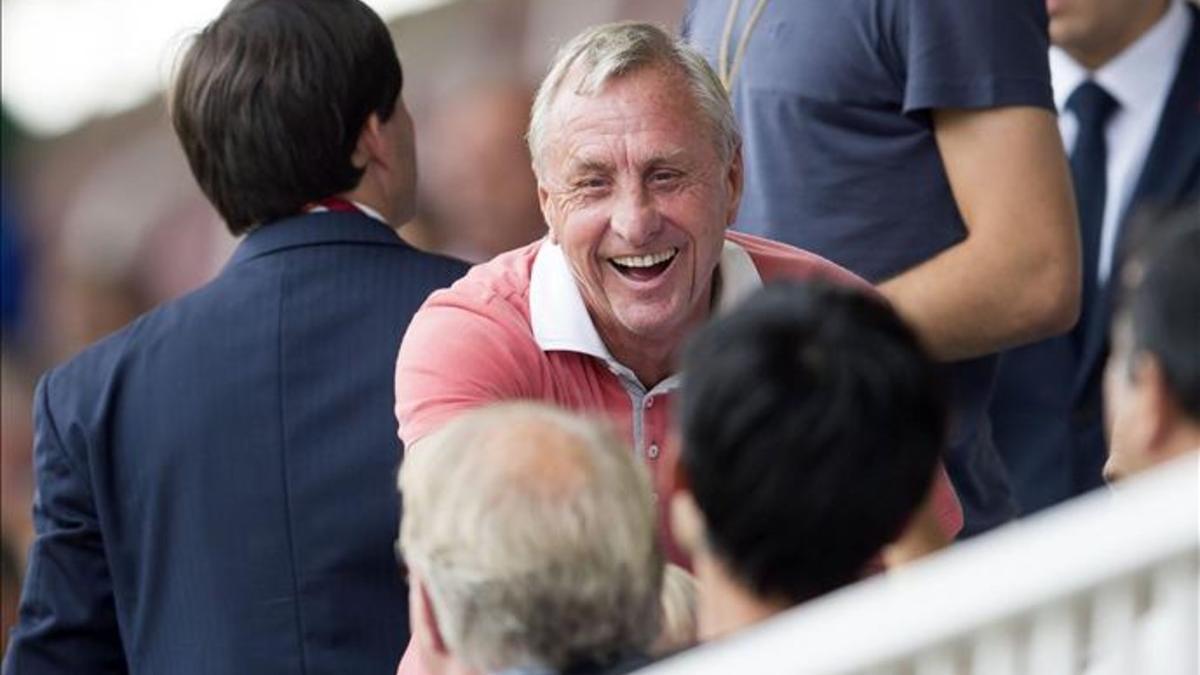 Johan Cruyff antes de un partido de Champions en 2014 en el Camp Nou