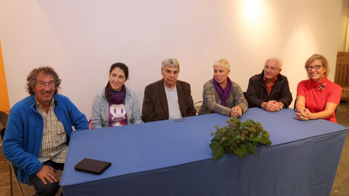 Corbacho, en el centro, durante la presentación de la plataforma Barlovento.