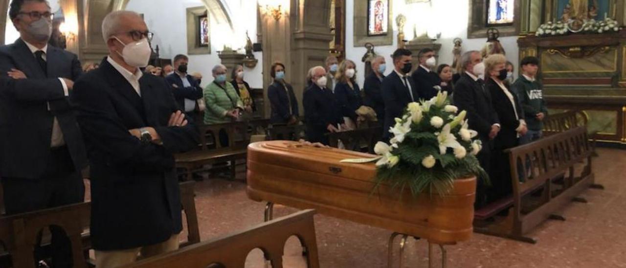 El funeral celebrado en la iglesia de San Félix. | Borja García