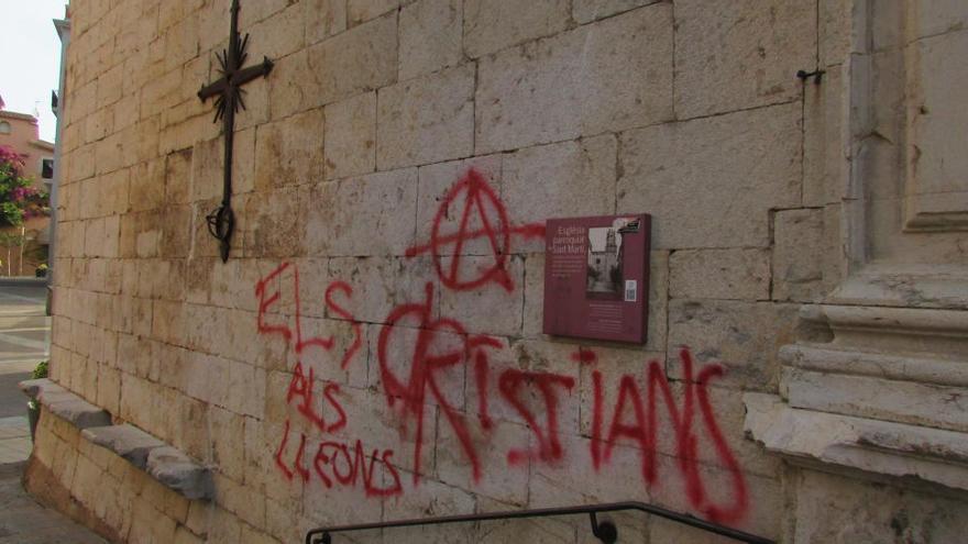 Apareixen pintades contra els cristians a l&#039;església de Sant Martí de Palafrugell