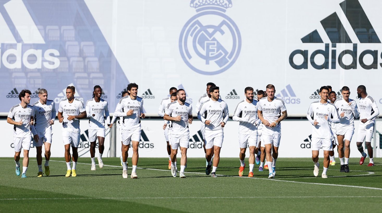 La plantilla del Real Madrid entrenando en Valdebebas.