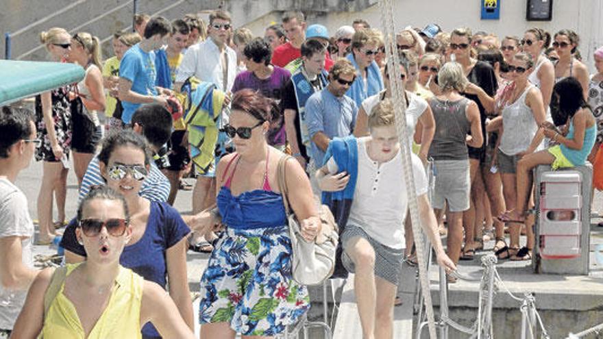 Las fiestas organizadas en barcos se han puesto de moda en Balears.