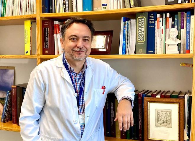 David Pérez, neurólogo: "El yoga, taichí o el mildfulness reducen el estrés y pueden prevenir el deterioro cognitivo"