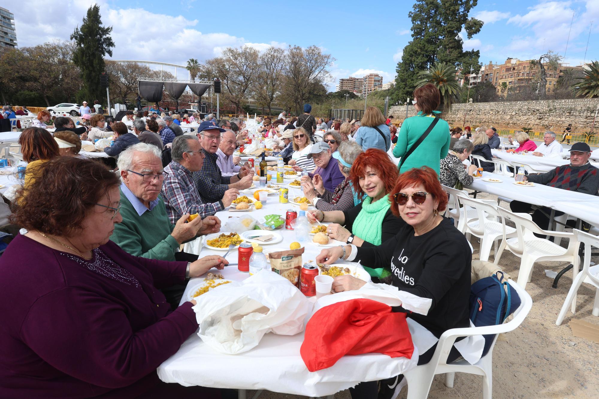 Paellas organizadas por la concejalía de atención a personas mayores del Ayuntamiento de València