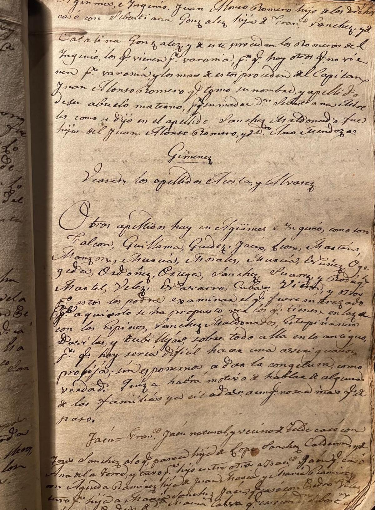 Una de las páginas del cuaderno inédito sobre genealogía en el Sureste.