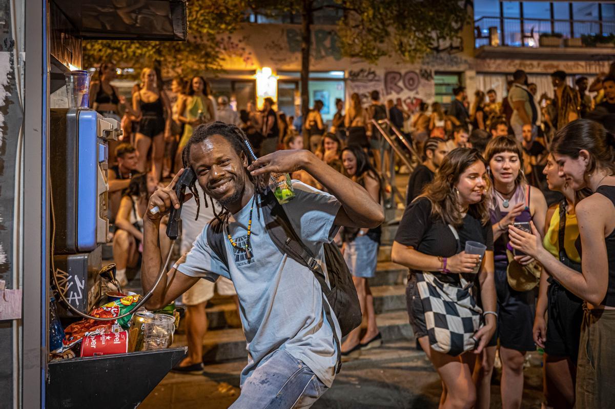 Ambiente nocturno de la Festividad de Santa María, en el barrio de Gràcia