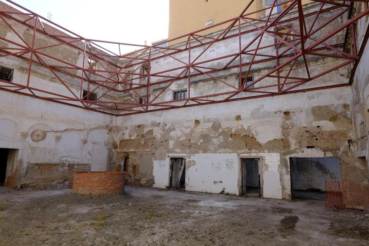 Esta actuación, que tendrá una duración de un año, permitirá habilitar una sede para la Fundación del Carnaval y la Asociación Torrijos