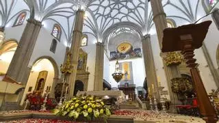 Celebración centenaria: 375 años de la lluvia de pétalos en la Catedral de Canarias
