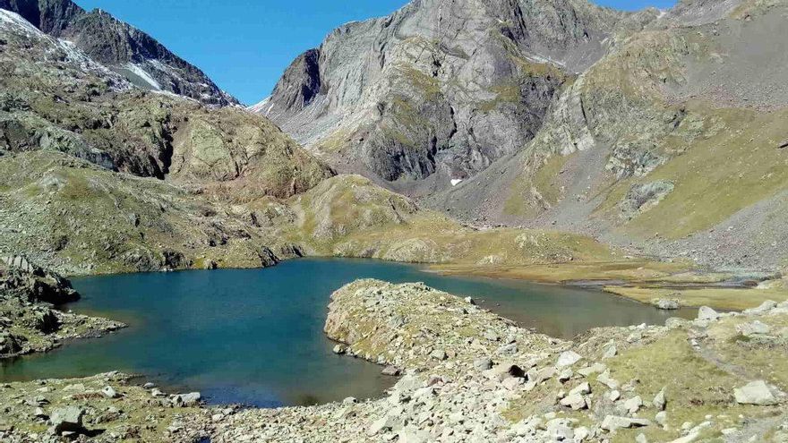 Una de las mejores rutas de España está en el Pirineo: verás ibones espectaculares