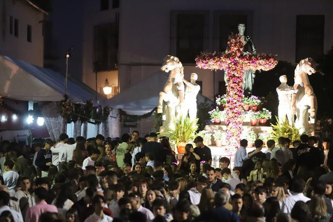 La tercera noche de cruces, en imágenes