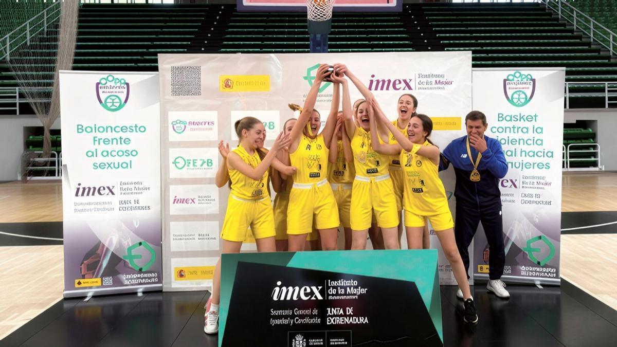 Celebración del conjunto de Monesterio tras la consecución de la Copa Mujerex