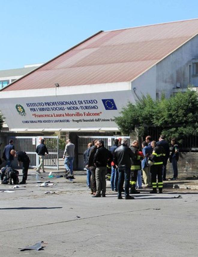 Una estudiante muerta y 8 heridos en un atentado en un instituto de Italia