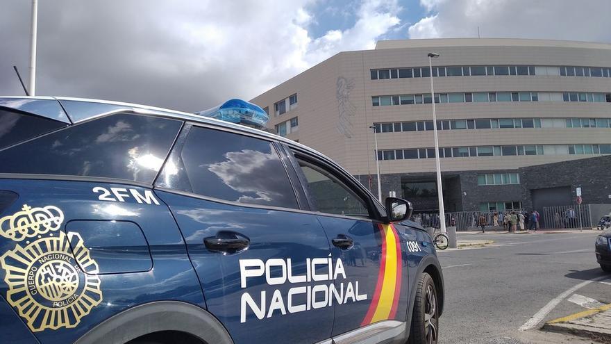 Un joven echa a su abuelo de casa en Palma cuando tendía la ropa en la terraza