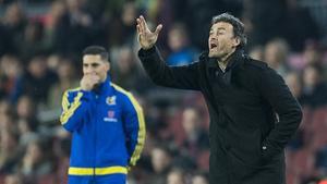 Luis Enrique da instrucciones durante el Barça-Athletic en la vuelta de la Copa del Rey,