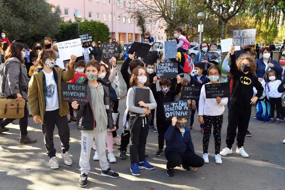 Protesta y baile en el CEIP Ramón de la Sagra