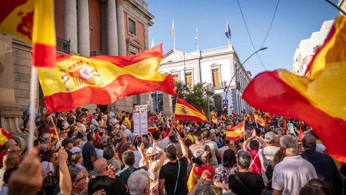 Santa Cruz de Tenerife muestra su apoyo y solidaridad a Ceuta