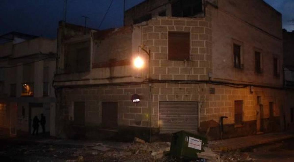 El derribo está previsto para mañana lunes, y mientras la Policía local custodiará la zona.