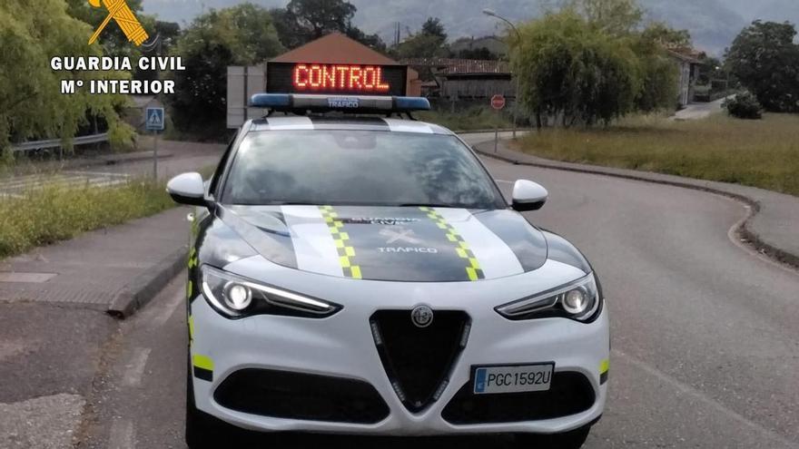 La Guardia Civil inmoviliza un transporte escolar tras dar positivo en drogas su conductor