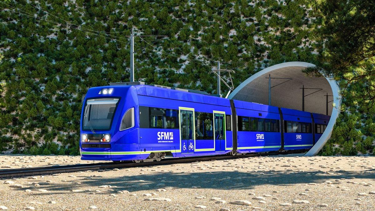 Montaje del futuro tren entre sa Pobla y Alcúdia a su paso por el túnel del Puig de Sant Martí.