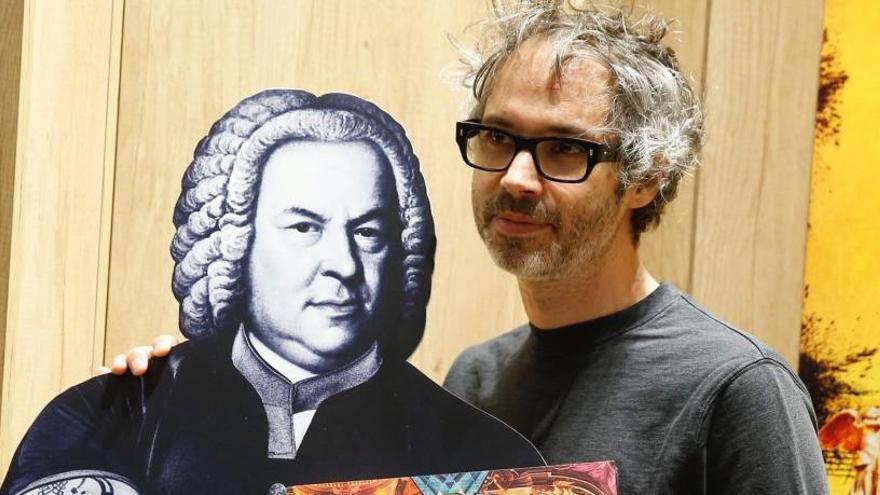 El músico James Rhodes presenta su último libro.