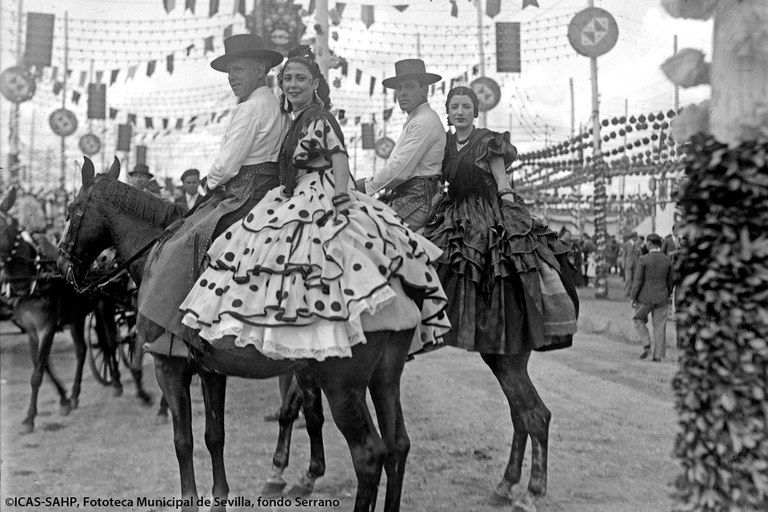 Caballistas en la Feria. 1945