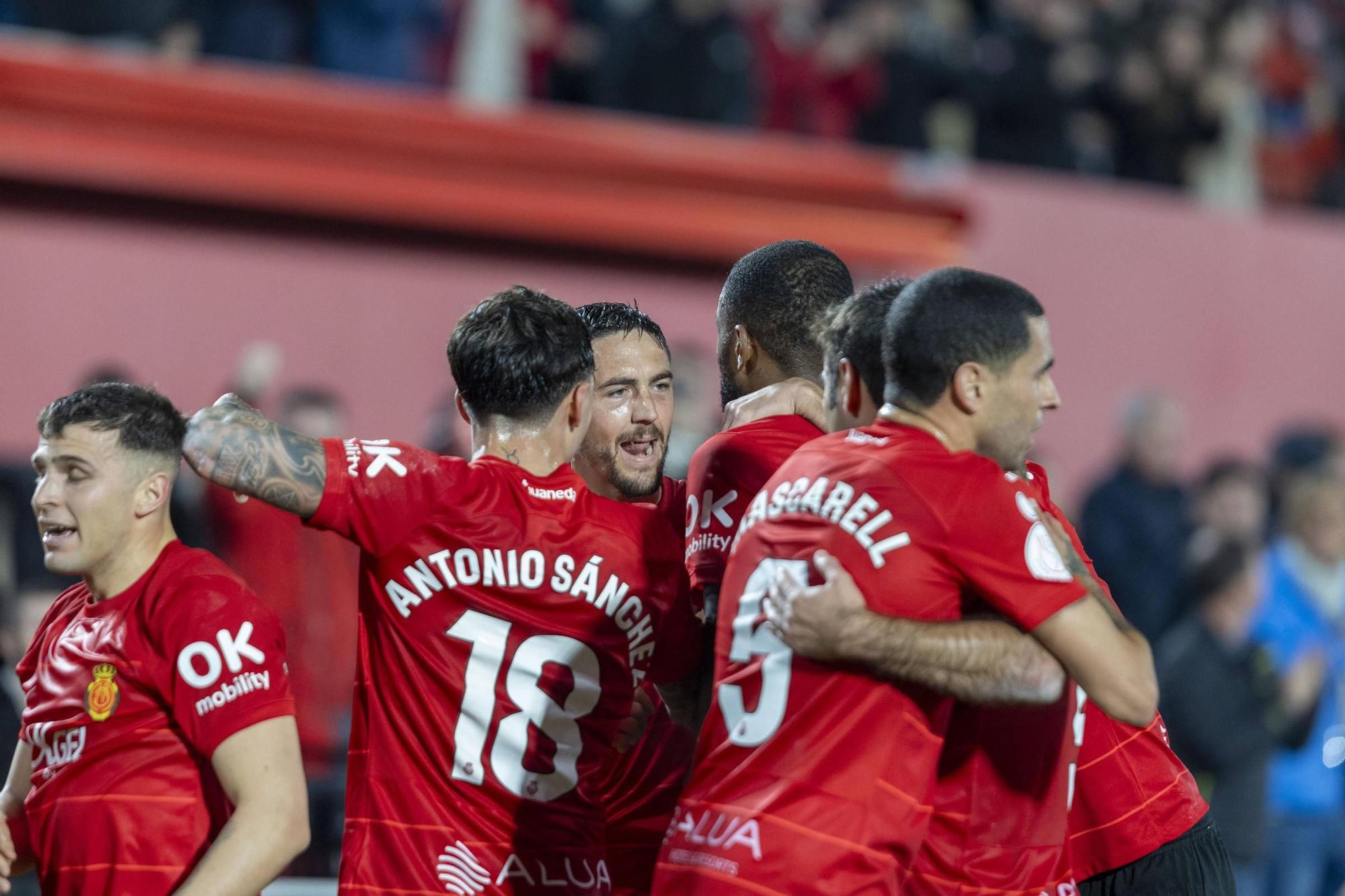 RCD Mallorca-Girona: Las mejores fotos de la victoria (3-1) del Mallorca en la eliminatoria de Copa del Rey