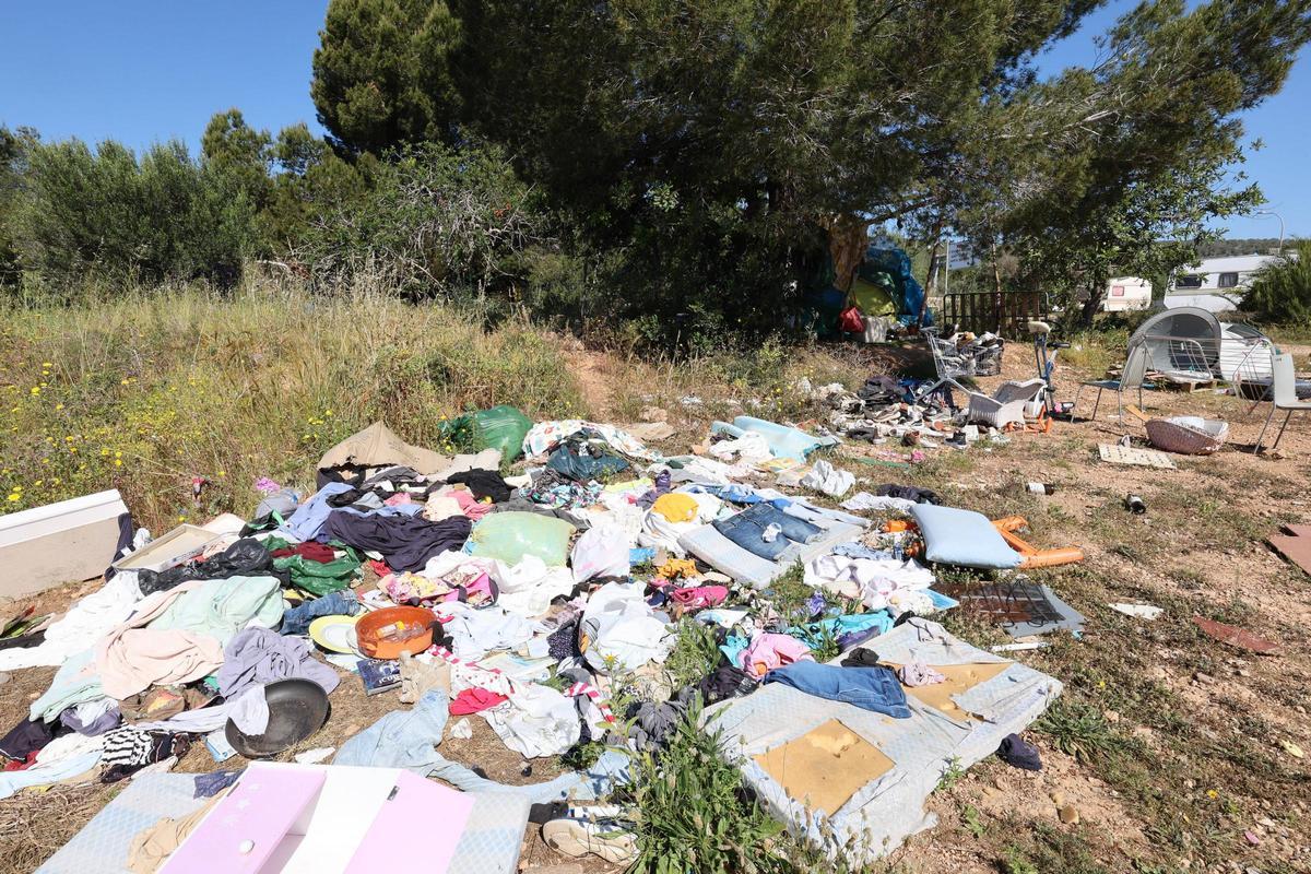 Todas las imágenes del asentamiento chabolista de sa Joveria, el más grande de Ibiza Todas las imágenes del asentamiento chabolista de sa Joveria, el más grande de Ibiza