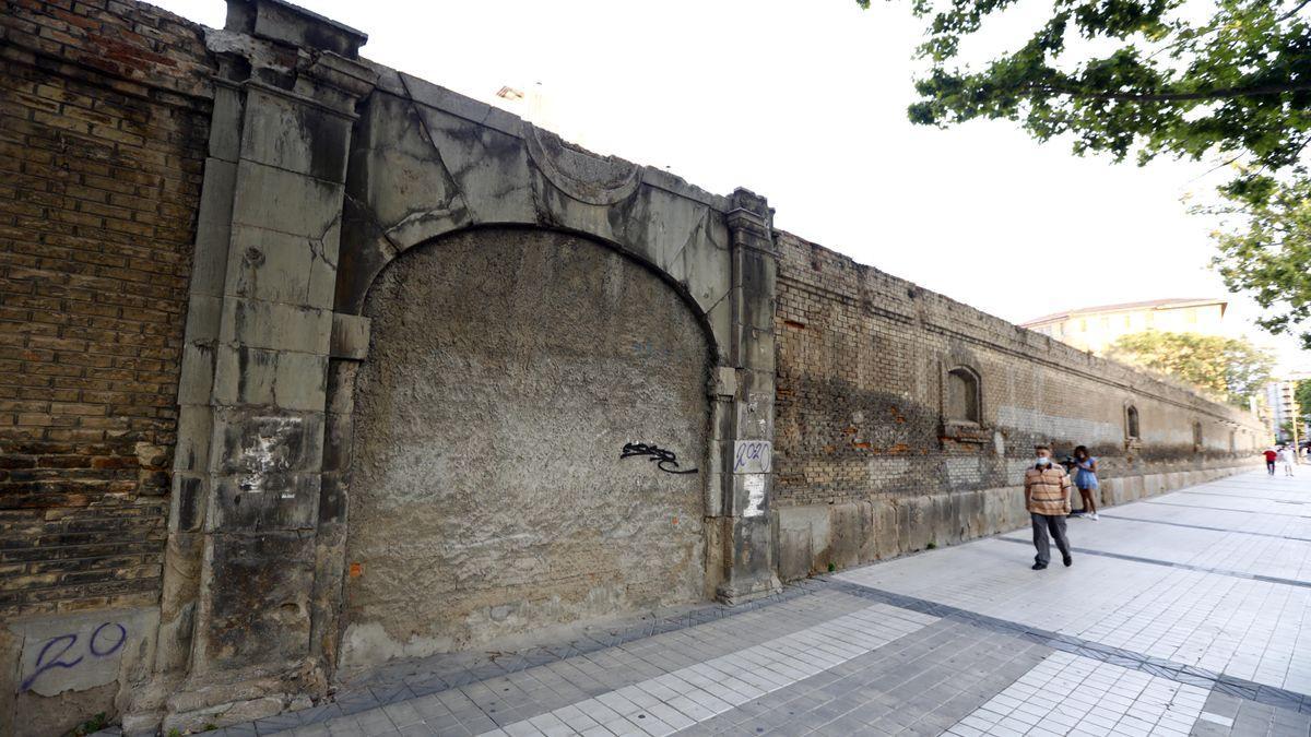 El muro del antiguo Cuartel de Caballería se rehabilitará y mantendrá.