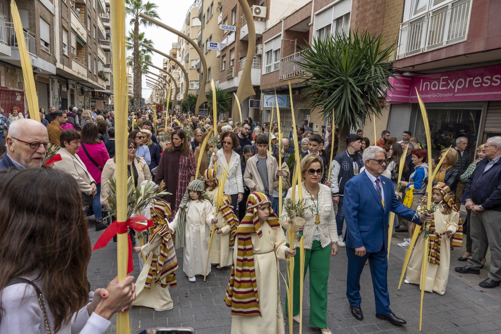 Bendición y procesión de Las Palmas en Torrevieja de Domingo de Ramos en la Semana Santa 2024