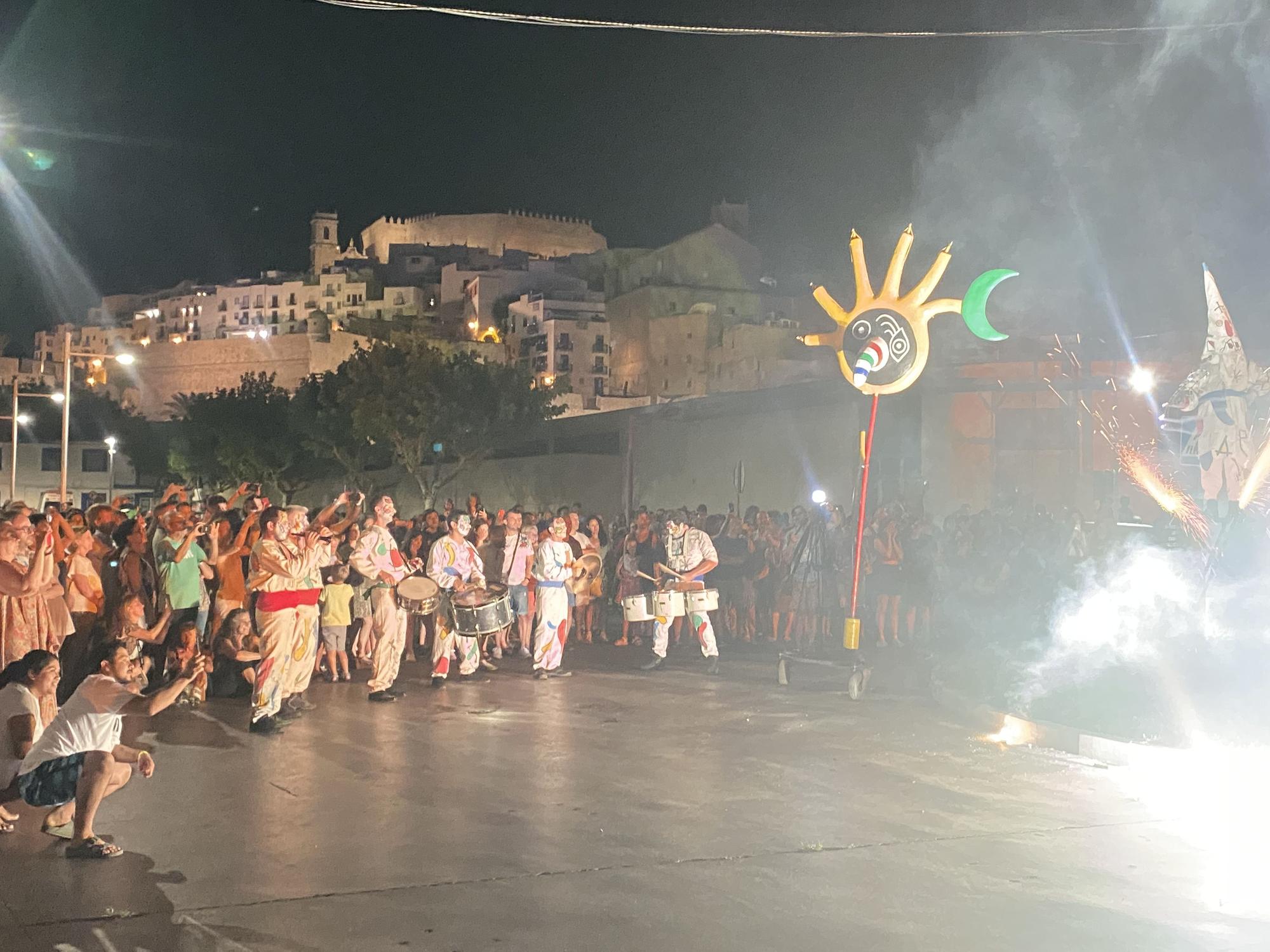 Fuego y música de Xarxa Teatro para estrenar el verano en Peñíscola