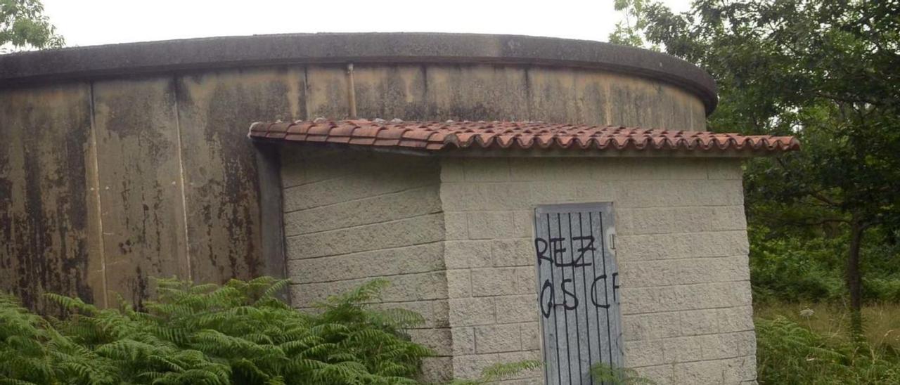 Depósito de agua de la parroquia de András, en Vilanova de Arousa.