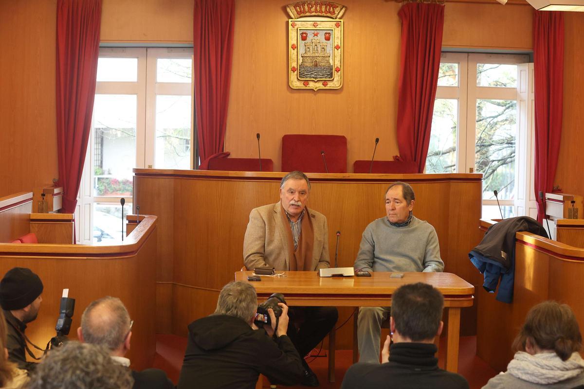 El alcalde de Oleiros celebra su absolución en el caso de la Casa Carniero