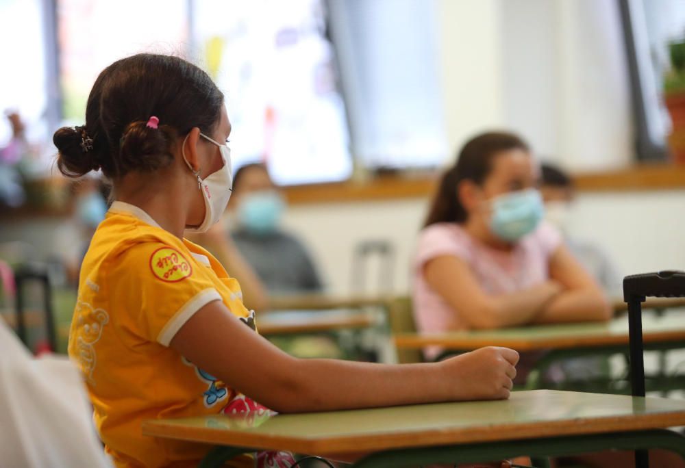 Primer día de clase en el colegio municipal de Benimaclet, en València.