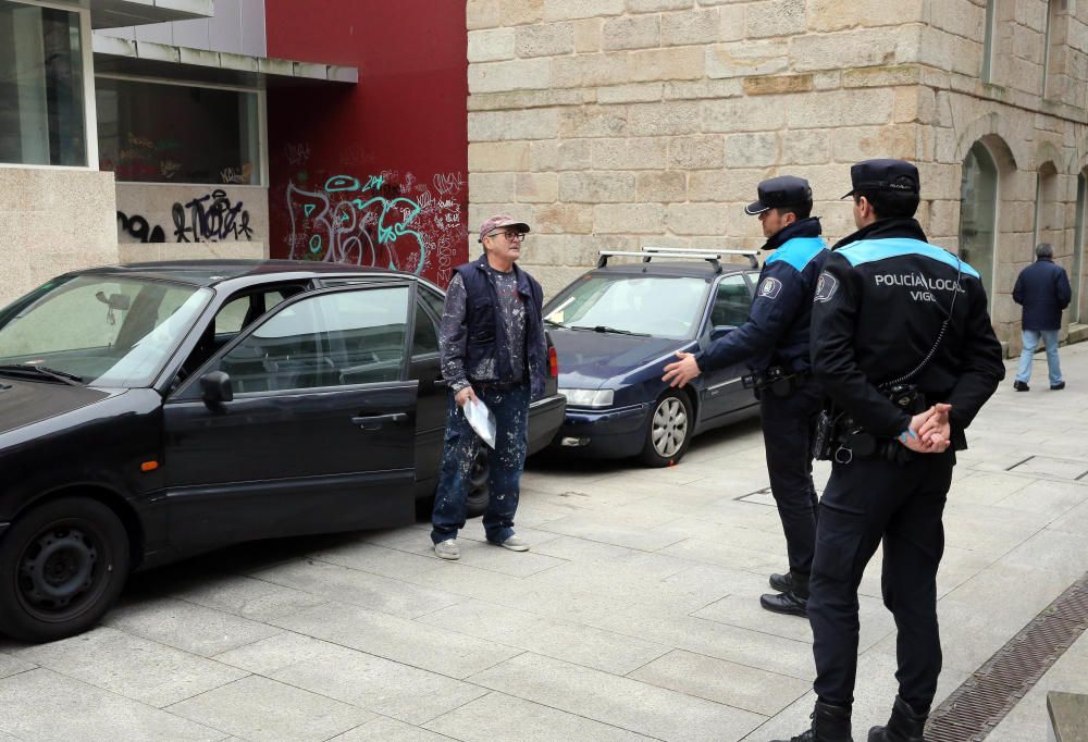 La Policía Local empieza a multar en el Casco Vello